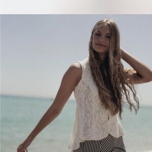 Vintage Lace White Sleeveless Blouse